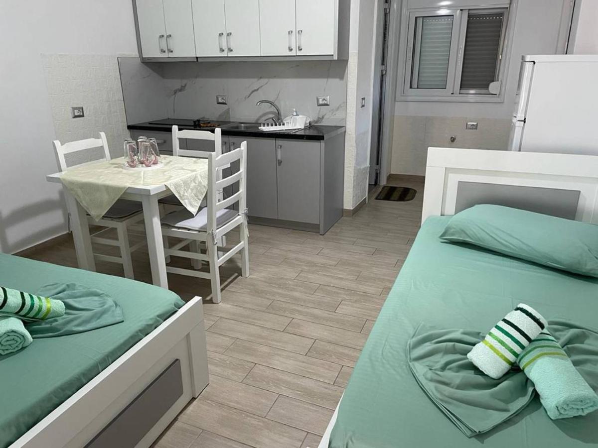 Wave N' Sea Apartments Himare Exterior foto