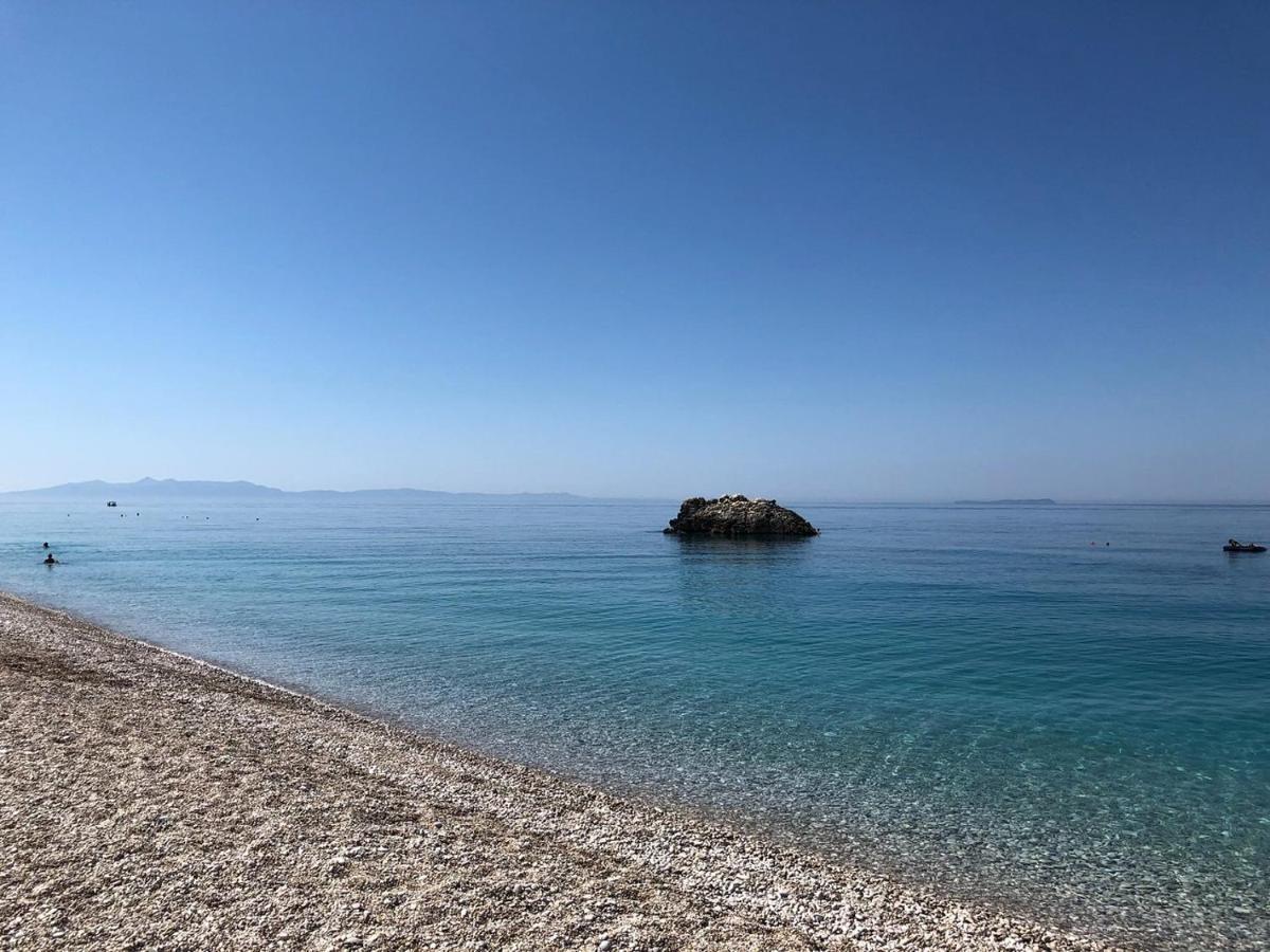 Wave N' Sea Apartments Himare Exterior foto